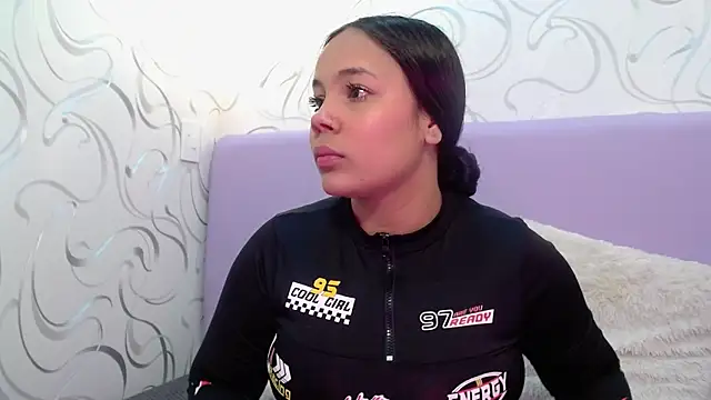 EmilyQueen3x online show from 10-24-25, 01:43