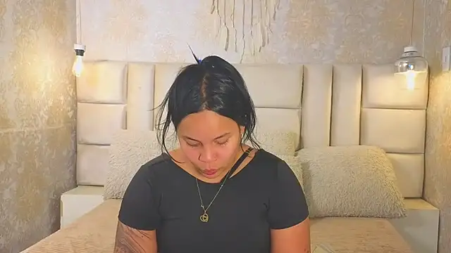 EmilyQueen3x online show from 06-01-26, 02:50