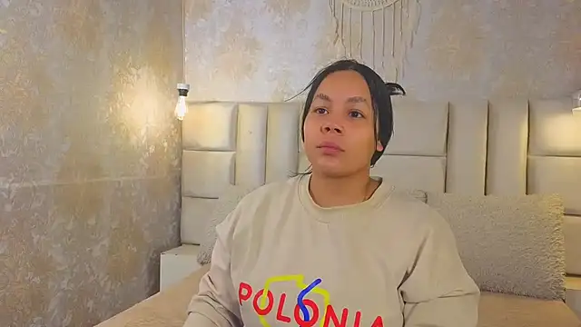 EmilyQueen3x online show from 05-31-26, 01:39