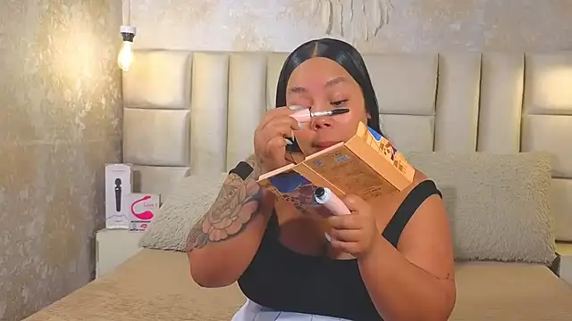 EmilyQueen3x online show from 05-28-26, 01:39