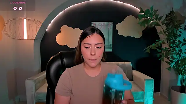 Snapshot of MartinnaBonnet chatting on 03-10-25, 04:57 MartinnaBonnet online show from 03-10-25, 04:57