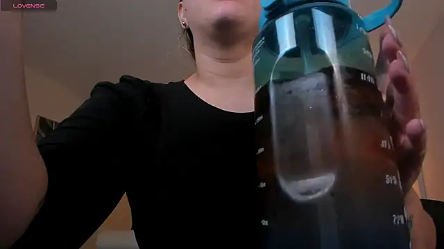 Snapshot of MartinnaBonnet chatting on 02-11-25, 10:47 MartinnaBonnet online show from 02-11-25, 10:47