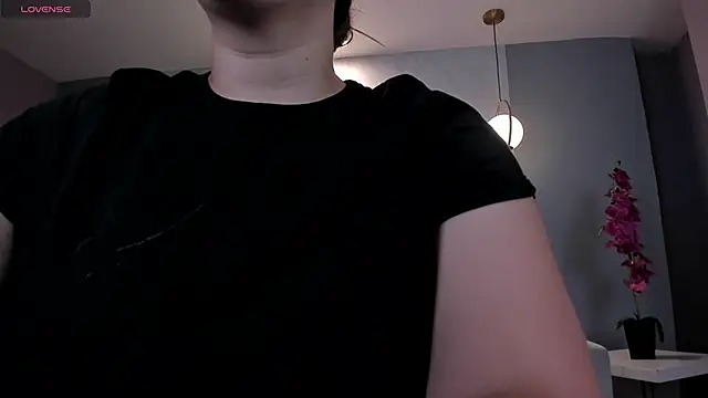 Snapshot of MartinnaBonnet chatting on 02-27-25, 10:33 MartinnaBonnet online show from 02-27-25, 10:33