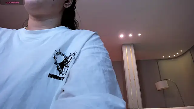 Snapshot of MartinnaBonnet chatting on 03-22-25, 10:28 MartinnaBonnet online show from 03-22-25, 10:28