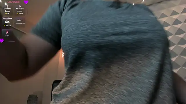 Snapshot of MartinnaBonnet chatting on 11-16-25, 10:20 MartinnaBonnet online show from 11-16-25, 10:20