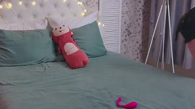 Wendy-Darling online show from 02-17-26, 01:36