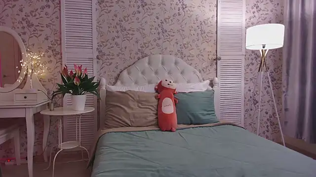 Wendy-Darling online show from 12-22-25, 02:22