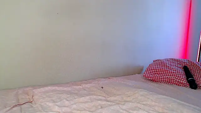 Snapshot of Just_alice chatting on 07-13-26, 03:22 Just alice online show from 07-13-26, 03:22
