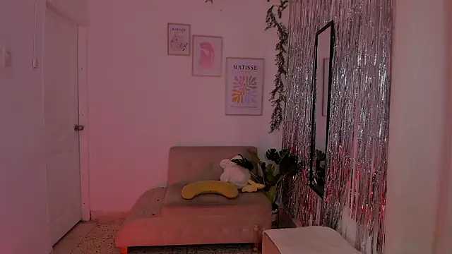 hornyprincess   online show from 10-04-25, 06:09