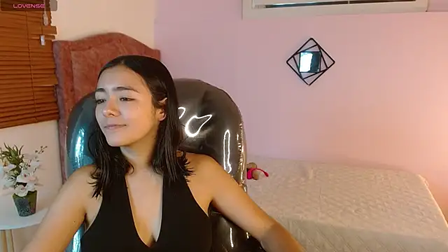 Snapshot of Ivy_Gail chatting on 02-12-25, 04:33 Ivy Gail online show from 02-12-25, 04:33