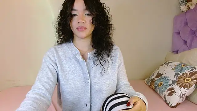 Snapshot of kiarablue chatting on 06-03-26, 02:12 kiarablue online show from 06-03-26, 02:12