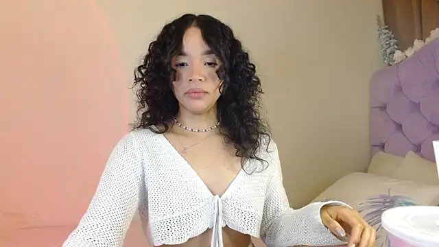 Snapshot of kiarablue chatting on 05-21-26, 01:58 kiarablue online show from 05-21-26, 01:58