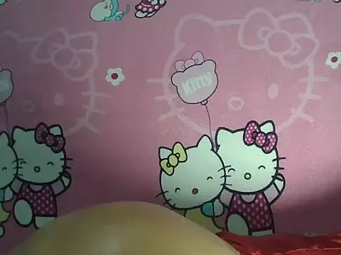 Snapshot of prettyyoung_mom23 chatting on 03-22-26, 12:29 prettyyoung mom23 online show from 03-22-26, 12:29