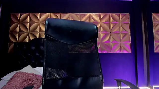 Laurenhillcute14 online show from 03-25-26, 07:35