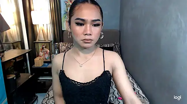 MajaSalvador online show from 01-10-25, 04:20