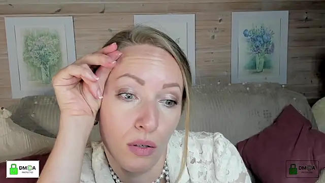 Queenymel online show from 09-20-25, 03:17