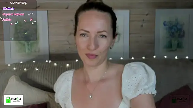 Queenymel online show from 09-25-25, 03:40