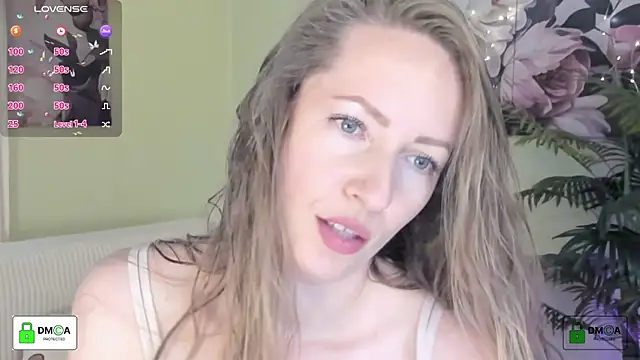 Snapshot of Queenymel chatting on 05-21-26, 04:48 Queenymel online show from 05-21-26, 04:48