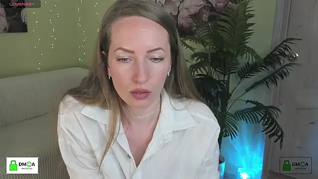 Queenymel online show from 04-15-26, 02:32