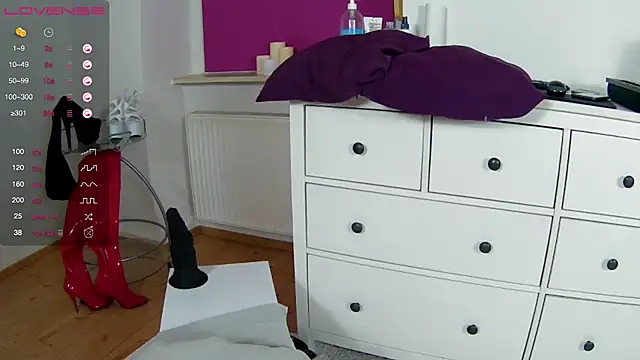 Latina daily online show from 09-18-25, 12:30