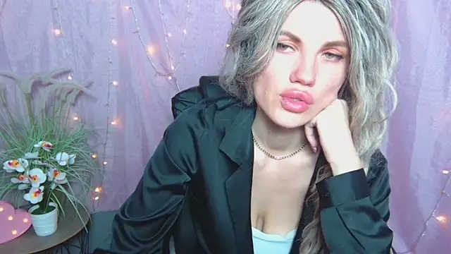 MilaLoona online show from 04-16-26, 06:47