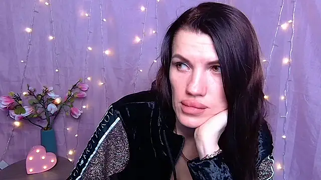 Snapshot of MilaLoona chatting on 02-23-26, 07:20 MilaLoona online show from 02-23-26, 07:20