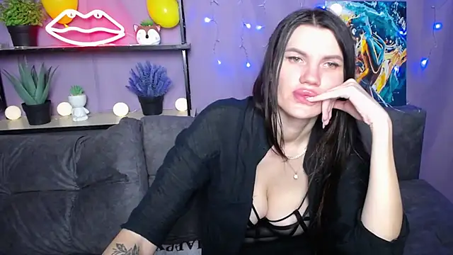 Snapshot of MilaLoona chatting on 01-23-25, 04:15 MilaLoona online show from 01-23-25, 04:15