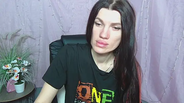Snapshot of MilaLoona chatting on 04-23-26, 05:58 MilaLoona online show from 04-23-26, 05:58
