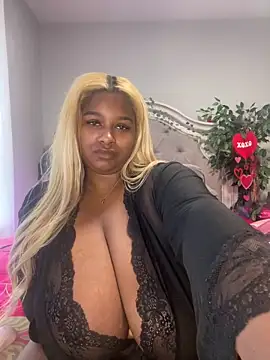 Snapshot of BigFineSelena chatting on 02-06-25, 02:58 BigFineSelena online show from 02-06-25, 02:58