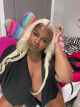 Snapshot of BigFineSelena chatting on 09-20-25, 12:43 BigFineSelena online show from 09-20-25, 12:43