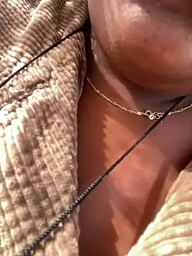 BigFineSelena online show from 04-12-26, 02:09