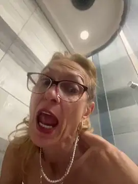 adella13 online show from 01-21-25, 09:24