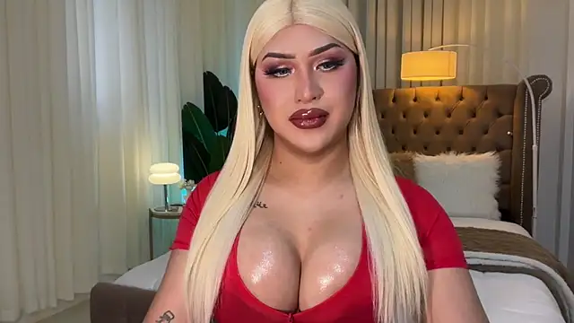 Snapshot of Your_Majesty_Tyra chatting on 03-13-25, 06:16 Your Majesty Tyra online show from 03-13-25, 06:16