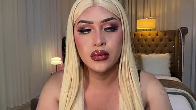 Snapshot of Your_Majesty_Tyra chatting on 03-13-25, 09:32 Your Majesty Tyra online show from 03-13-25, 09:32