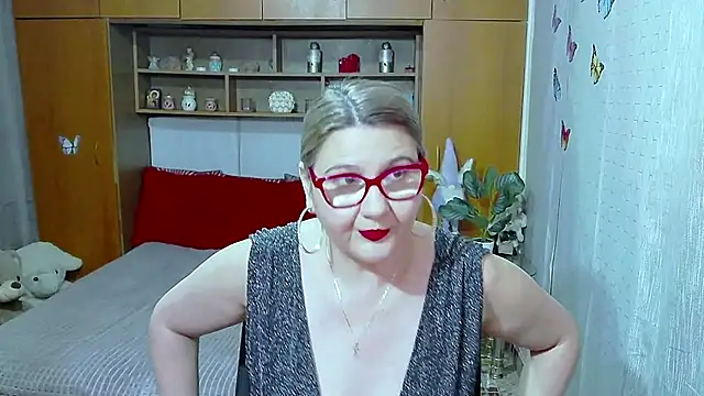 Snapshot of LucilleFenlys chatting on 05-26-26, 08:18 LucilleFenlys online show from 05-26-26, 08:18