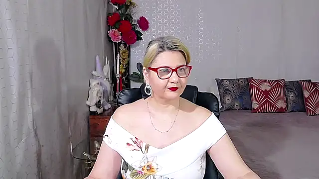 LucilleFenlys online show from 02-11-26, 11:48