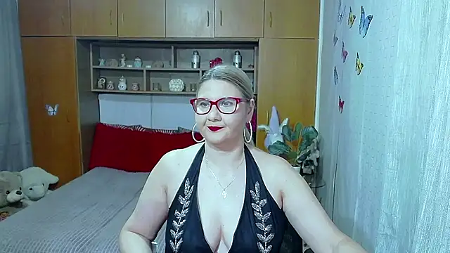 Snapshot of LucilleFenlys chatting on 05-27-26, 07:54 LucilleFenlys online show from 05-27-26, 07:54