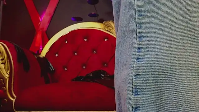 PerlaDivaio online show from 11-10-25, 02:11