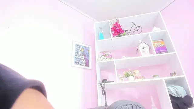 miss soffi  online show from 06-24-26, 12:15