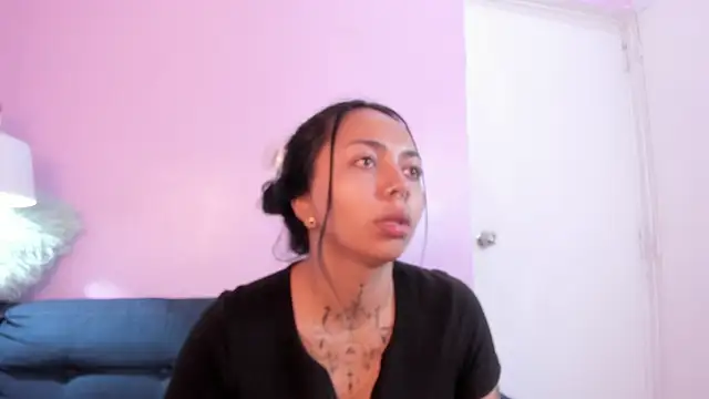 miss soffi  online show from 07-25-26, 12:22