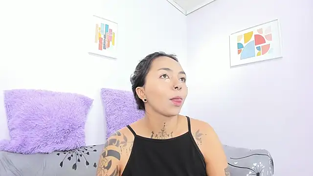Snapshot of miss_soffi_ chatting on 10-14-25, 12:28 miss soffi  online show from 10-14-25, 12:28