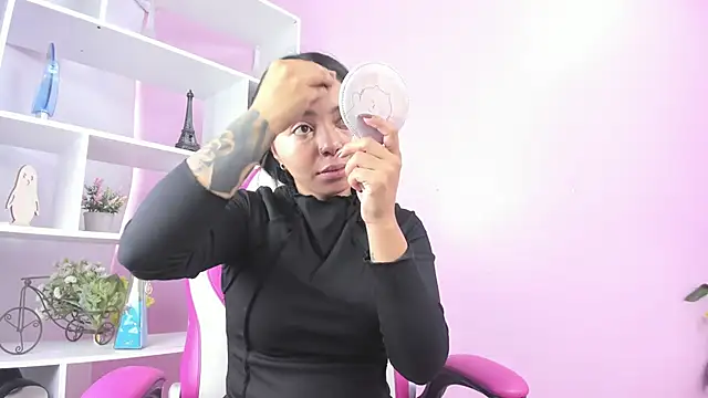 Snapshot of miss_soffi_ chatting on 03-07-25, 12:12 miss soffi  online show from 03-07-25, 12:12
