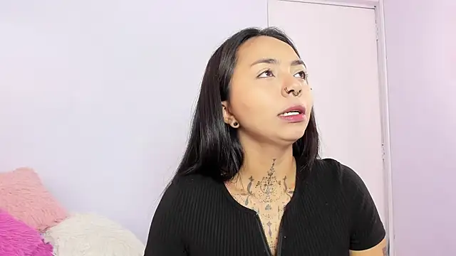 Snapshot of miss_soffi_ chatting on 09-27-25, 12:22 miss soffi  online show from 09-27-25, 12:22