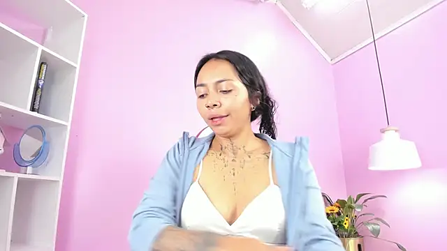 Snapshot of miss_soffi_ chatting on 03-06-25, 12:19 miss soffi  online show from 03-06-25, 12:19