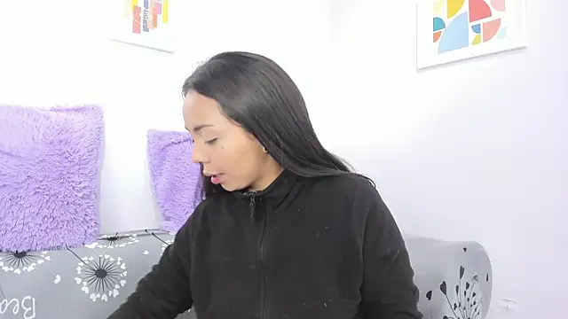 Snapshot of miss_soffi_ chatting on 10-16-25, 12:24 miss soffi  online show from 10-16-25, 12:24