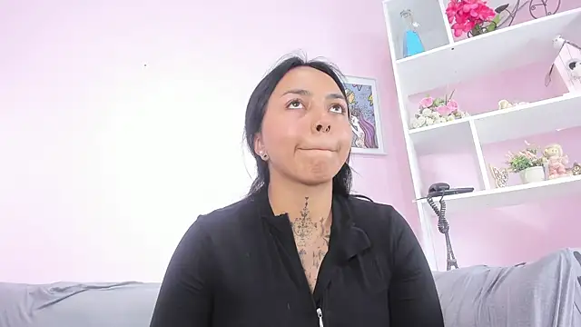 miss soffi  online show from 06-25-26, 06:24