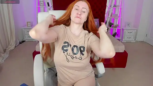 Snapshot of Kamilla_Hot chatting on 05-08-26, 05:33 Kamilla Hot online show from 05-08-26, 05:33