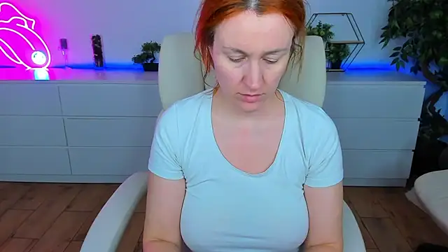 Kamilla Hot online show from 11-11-25, 06:58