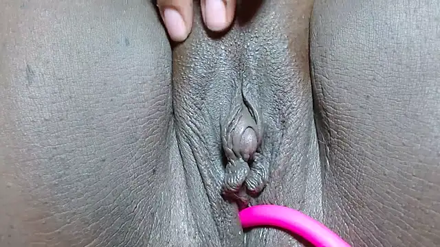 Snapshot of morenahott1 chatting on 04-14-26, 01:27 morenahott1 online show from 04-14-26, 01:27