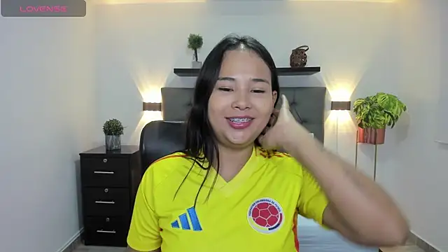 isabella florez online show from 02-22-25, 11:46